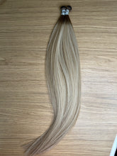 Afbeelding in Gallery-weergave laden, Surfer girl